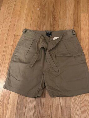 Todd Snyder Men's Pleated Tailored Shorts — Olive, Size 32